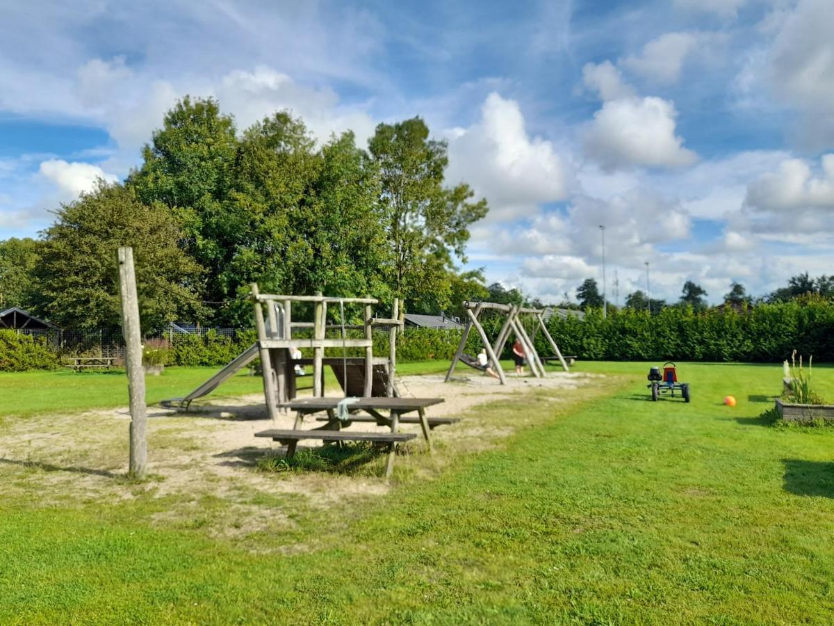 Beautiful 6-person With Finnish Wood-fired Sauna Campingplatz Tzummarum